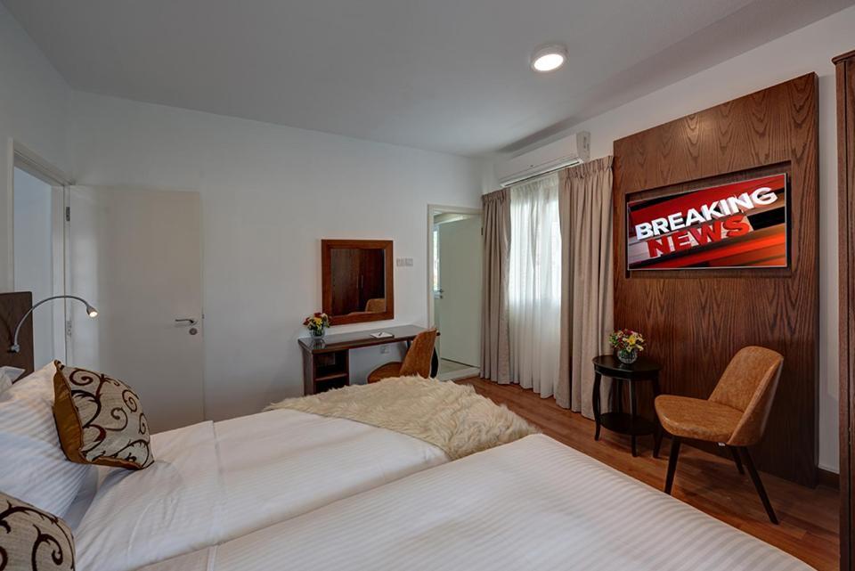 J5 Four Bedroom Villa Holiday Home In Al Wasl For Families Only Dubai Exterior foto