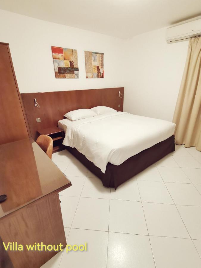 J5 Four Bedroom Villa Holiday Home In Al Wasl For Families Only Dubai Exterior foto